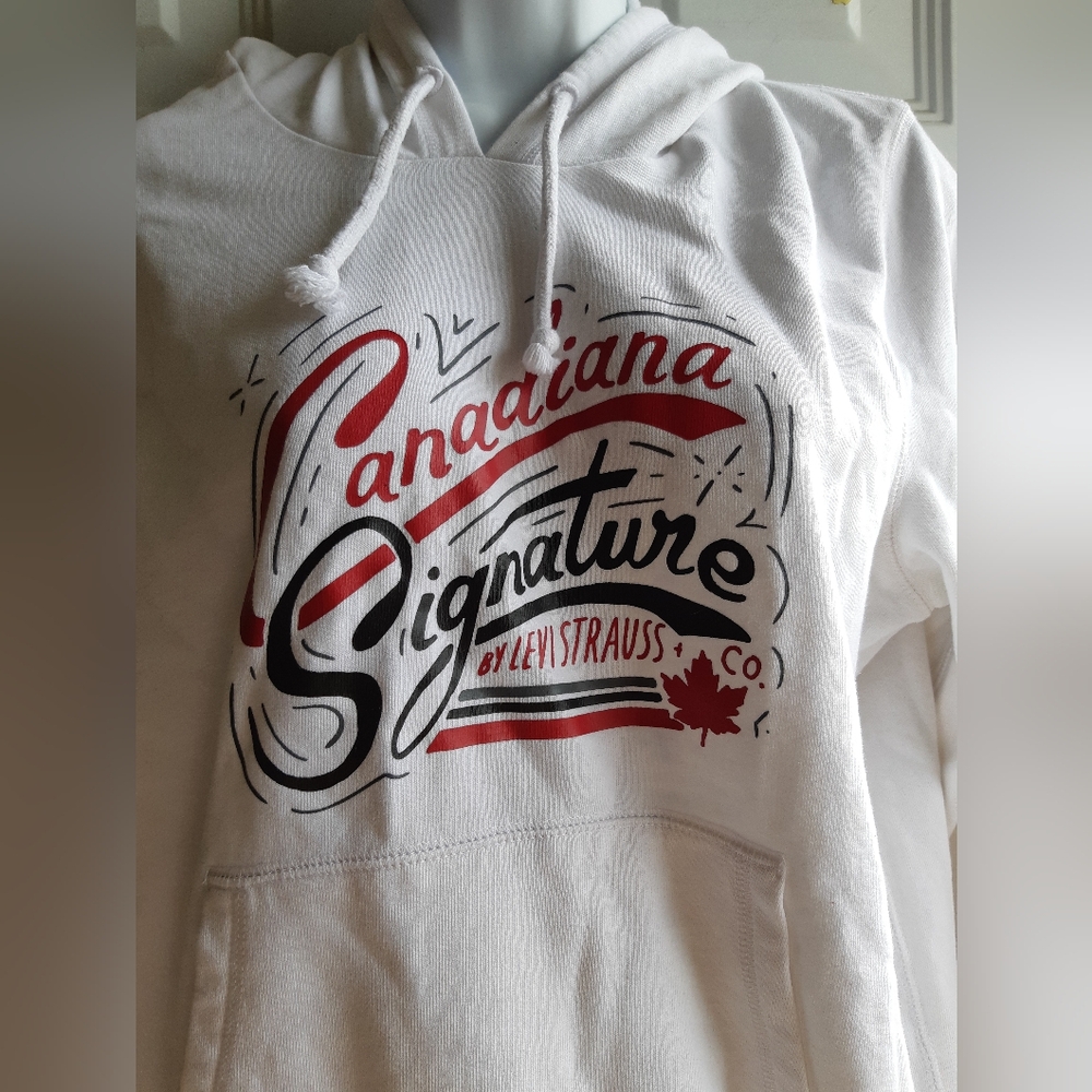 Canadiana Pull Over